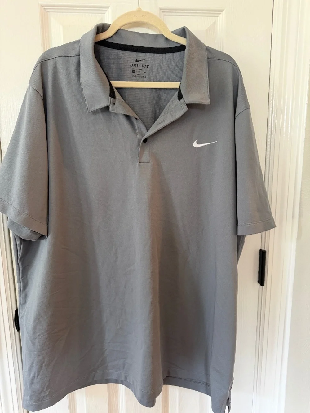 Nike Men's Grey Short-Sleeve Dri-FIT Polo
